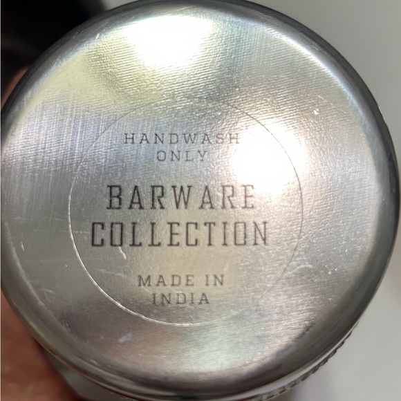 NWT BEAUTIFUL 4 PIECE BARWAR SET icebucket/shaker/2brocade martini glasses - Picture 11 of 12